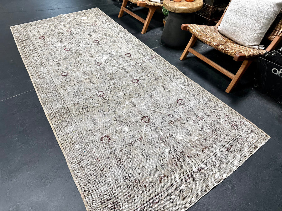 4’2 x 9’10 Classic Vintage Rug Muted Greige, Clay Green & Burgundy SB