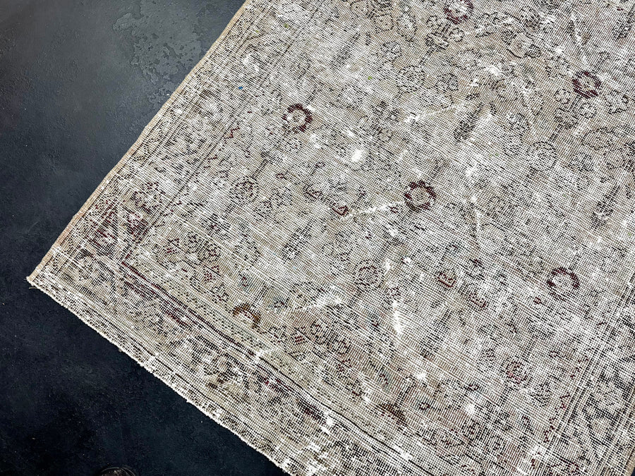 4’2 x 9’10 Classic Vintage Rug Muted Greige, Clay Green & Burgundy SB