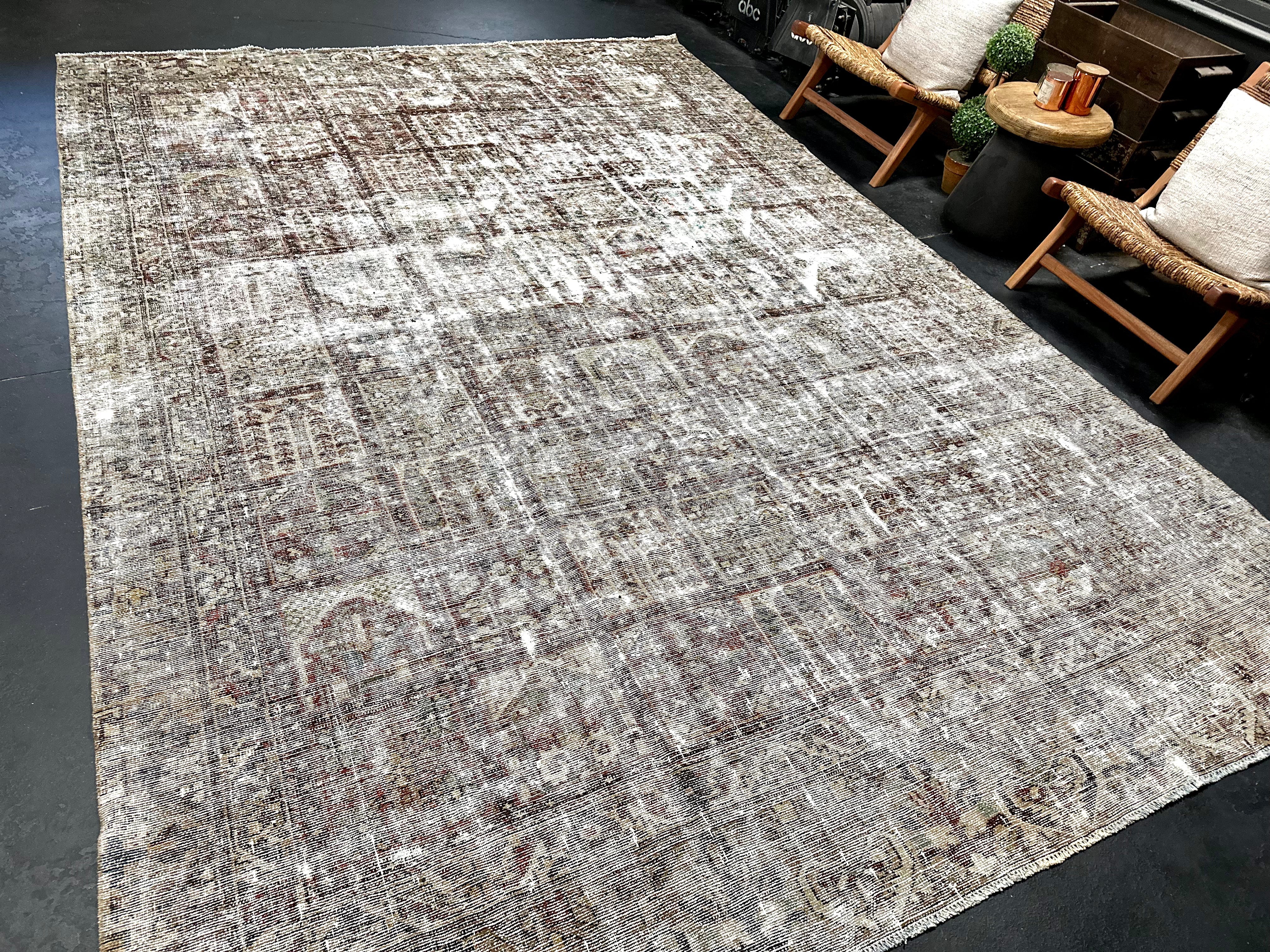8’8 x 12’5 Classic Vintage Rug Muted Wine, Blues, Greens '5088 Linda's Barn