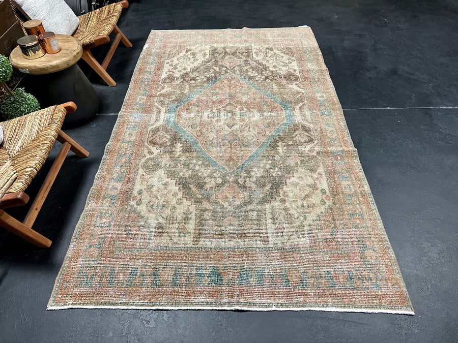 5 x 8’5 Classic Vintage Rug Beige, Brown, Gray & Copper