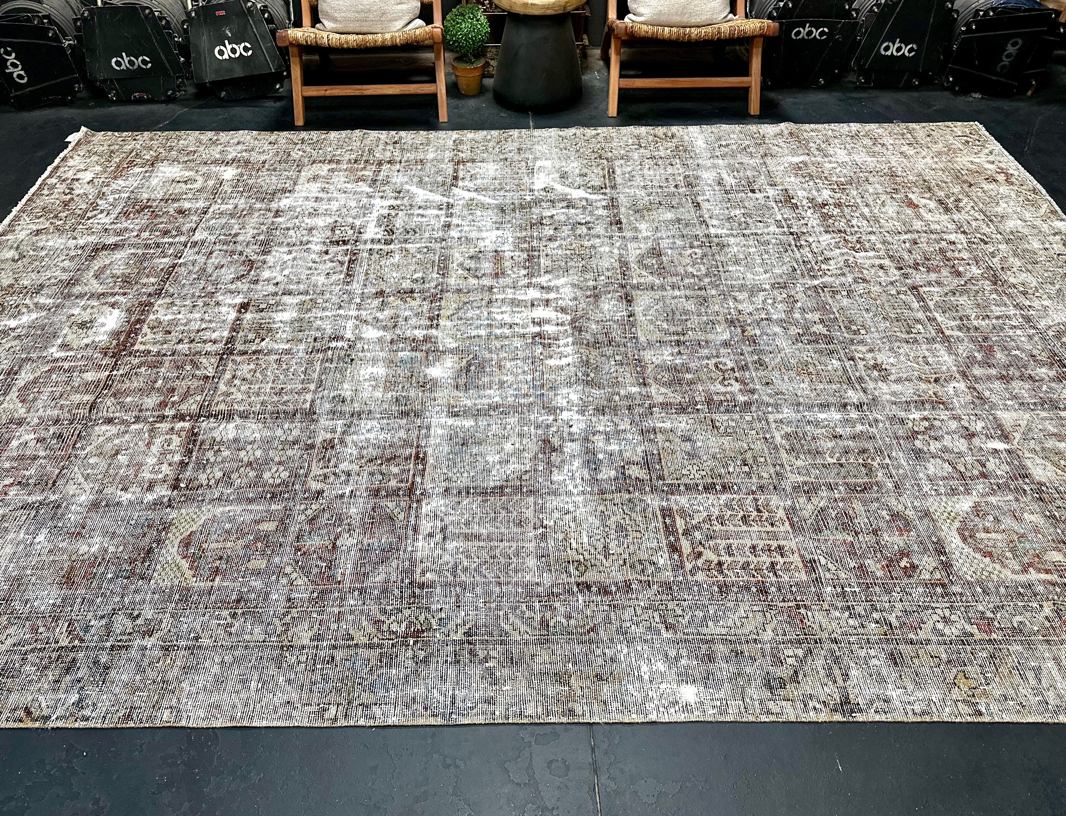 8’8 x 12’5 Classic Vintage Rug Muted Wine, Blues, Greens '5088 Linda's Barn