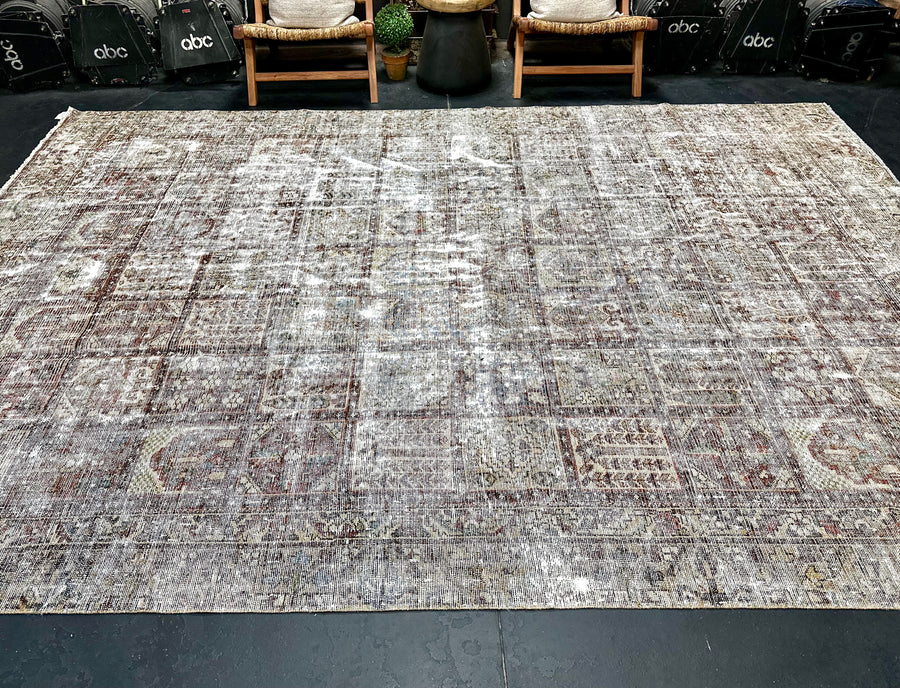 8’8 x 12’5 Classic Vintage Rug Muted Wine, Blues, Greens