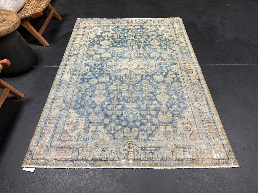 4’7 x 6’6 Classic Vintage Rug Muted Denim Blue & Beige Sb