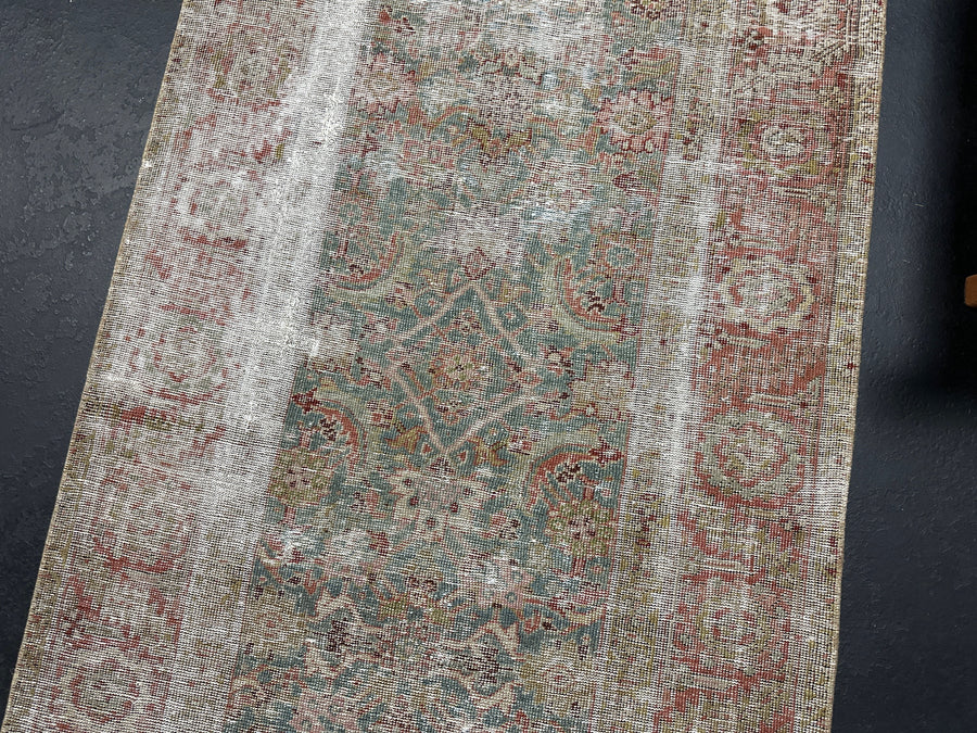 2’11 x 14’9 Classic Antique Runner Muted Clay Green, Gray & Bittersweet Red SB