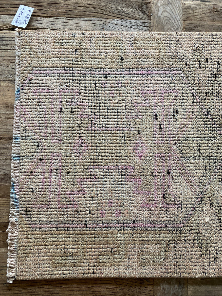1’10 x 2’6 Vintage Turkish Herki Rug Muted Beige, Coral + Black