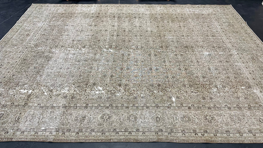 9’ x 12’4 Classic Vintage Rug Muted Gray, Sage Green + Brown