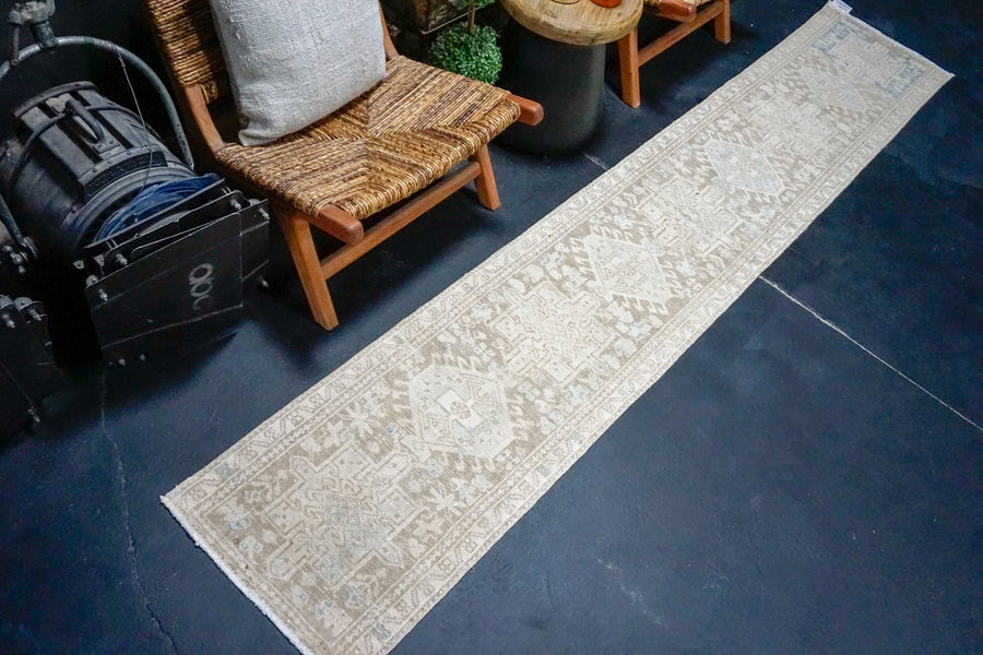 1’9 x 10’3 Classic Vintage Narrow Runner Muted Beige + Denim SB