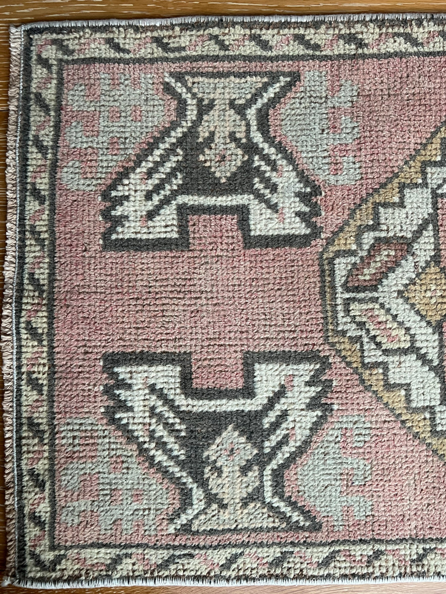 1’8 x 3’1 Vintage Oushak Mat Muted Pink, Gray + Cream SB