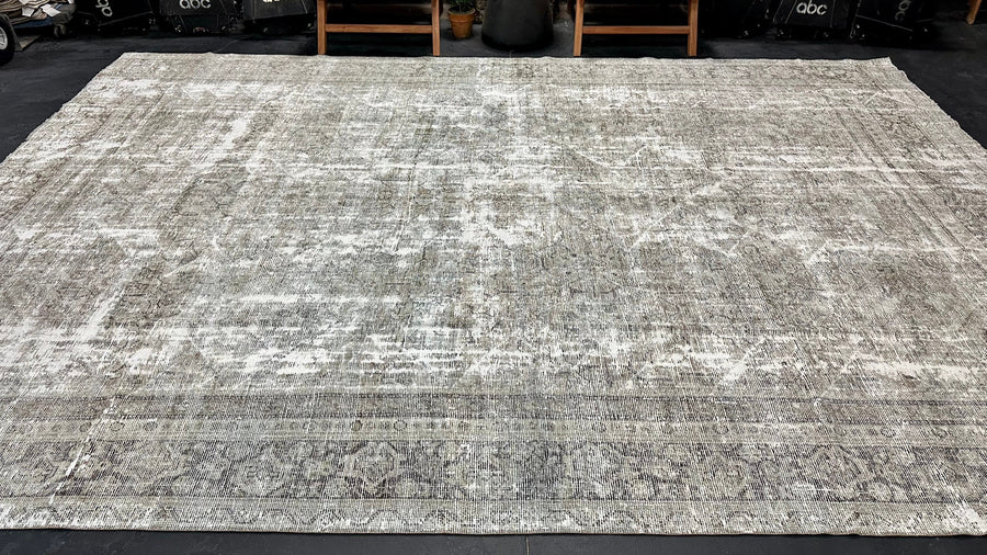 9’3 x 13’4 Classic Antique Sultanabad Rug Muted Gray, Sage Green & Brown