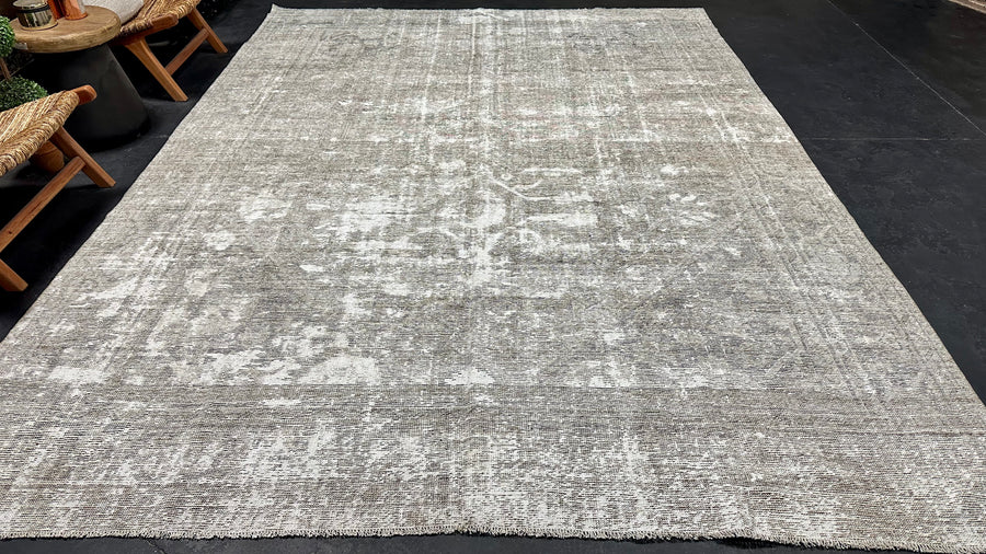 8’6 x 11’5 Classic Antique Sultanabad Rug Muted Gray, Taupe + Powder Blue