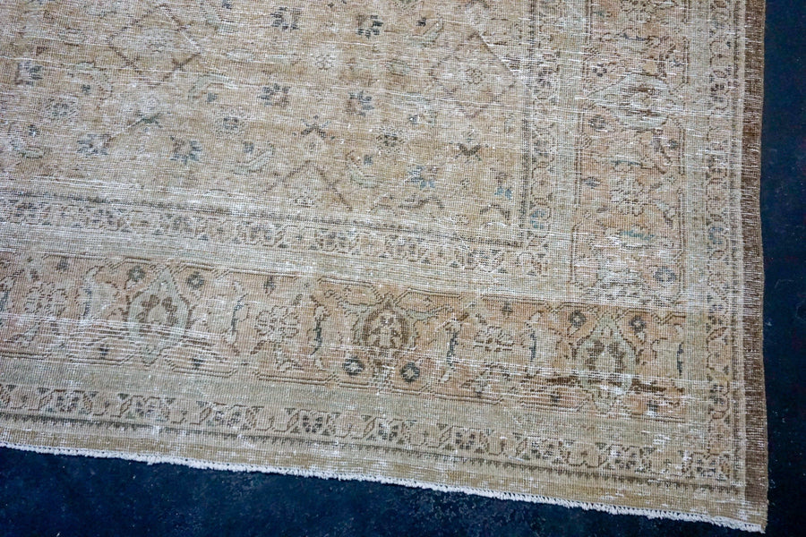 9’11 x 12’6 Classic Vintage Rug Greige, Green + Brown