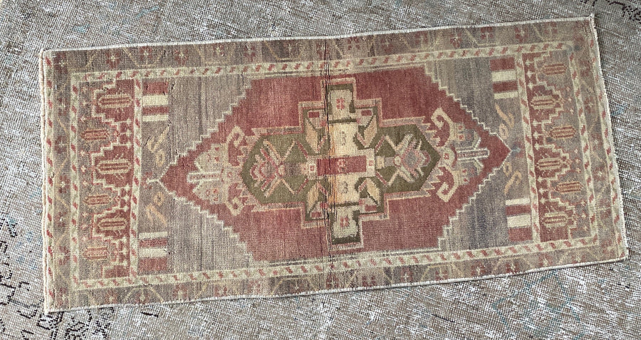 1’7 x 3’5 Vintage Oushak Mat Runner Very Muted Brick, Taupe & Olive SB