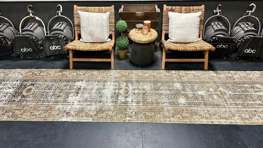 3’1 x 16’6 Classic Antique Runner Muted Black, Taupe & Gray